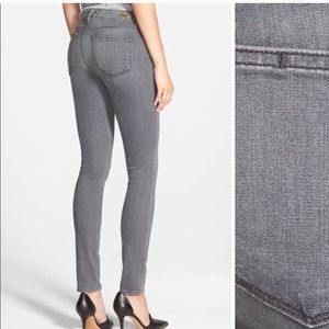 Paige Verdugo ultra skinny gray jeans size 30.